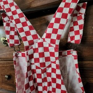 Dickies shortalls Sz medium. Red & White checkered. Great condition.